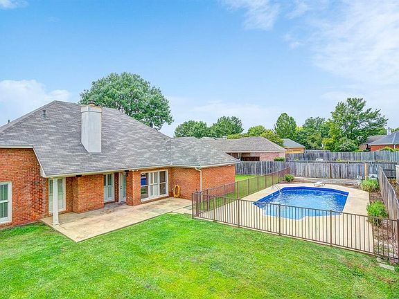 4th image of 8619 Willowbrook Ct