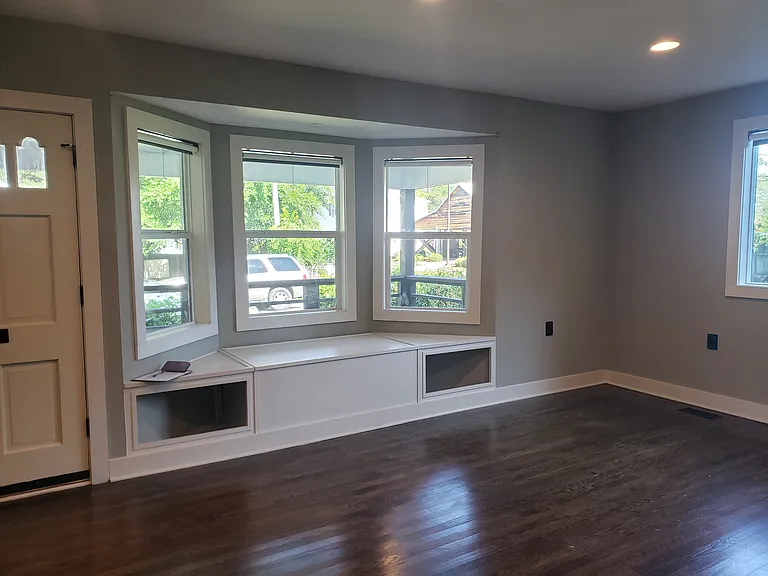 207 Highland Ave — Photo 2