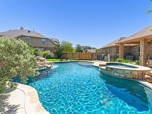 2nd image of 409 Summer Vista Cv