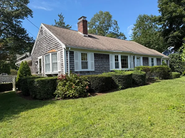 87 Hinckley Cir, Barnstable, MA 02630