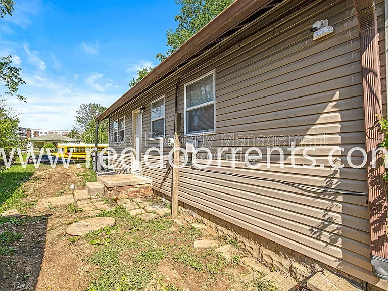 3207 N Arsenal Ave — Photo 32