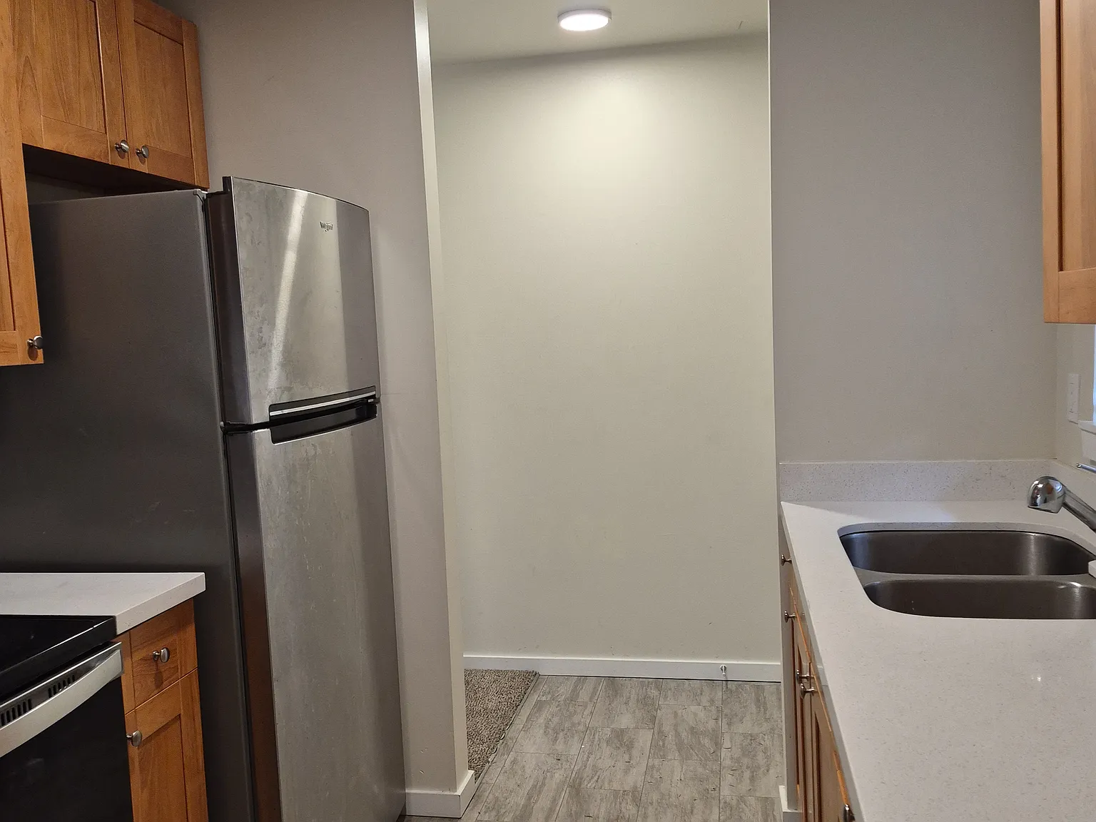 Twin Lakes Apartments — Photo 2