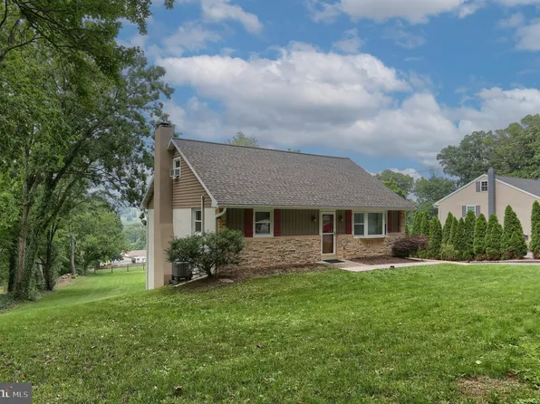 550 Blue Lake Rd, Denver, PA 17517