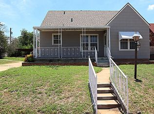 1002 E 12th St, Sweetwater, TX 79556