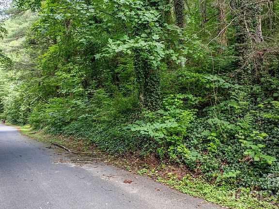 2nd image of 2945 Rockwood Dr