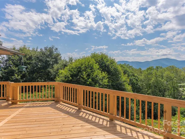 931 Scenic Cir, Waynesville, NC 28786