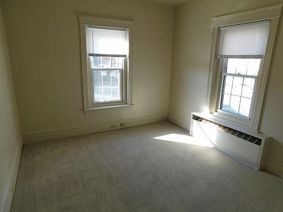 3rd image of 318 S Hanover St