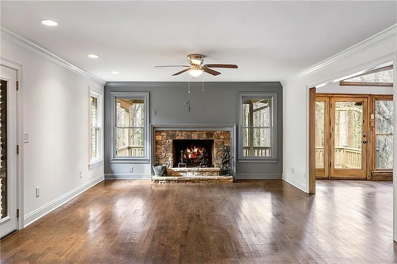 3 bed, 3.0 bath, 2330 sqft, $3,400 — Photo 3