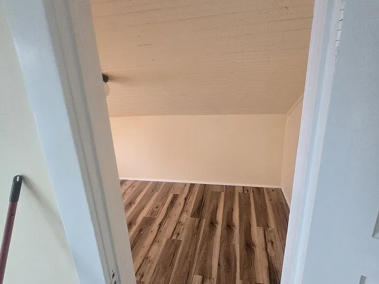 724 Temple Ave — Photo 17