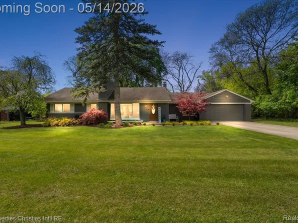 28631 Cumberland Dr, Farmington Hills, MI 48334