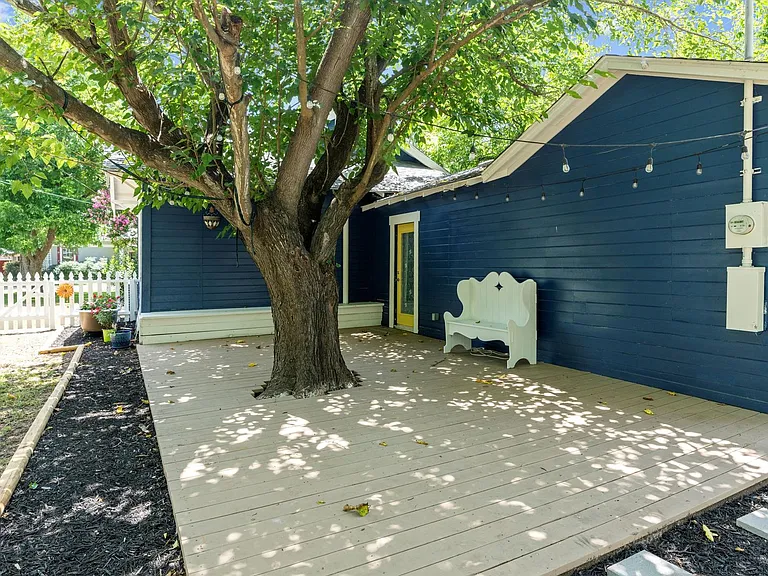 308 Alva St — Photo 28