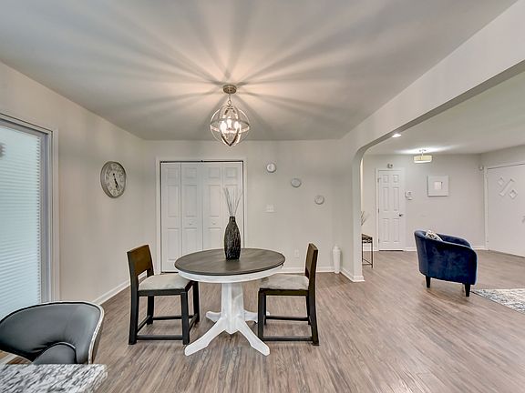 4th image of 2940 Linkwood Pl NW