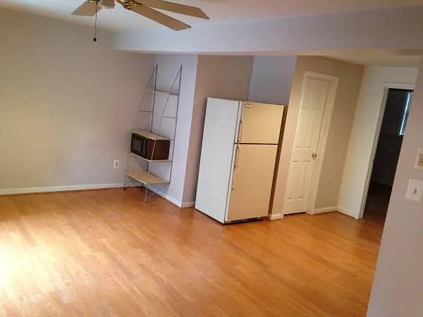 1 bed, 900 sqft, $1,200 — Photo 2