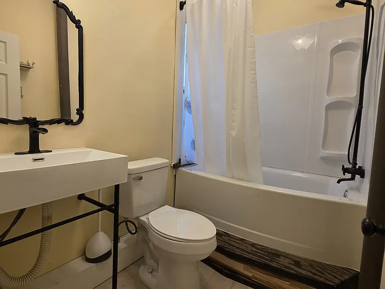1211 Jules St #1/2 — Photo 9