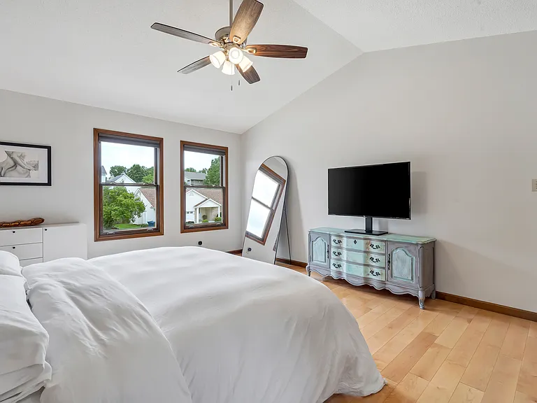 908 Burn Oak Dr — Photo 45