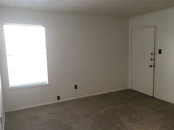 5th image of 1111 Ocean Dr APT 3