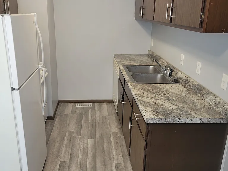 3500 Portia St #304 — Photo 8
