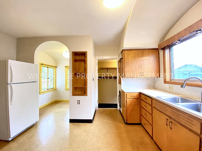 5903 N Denver Ave — Photo 9