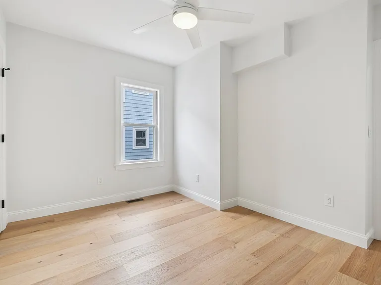 First floor bedroom #2