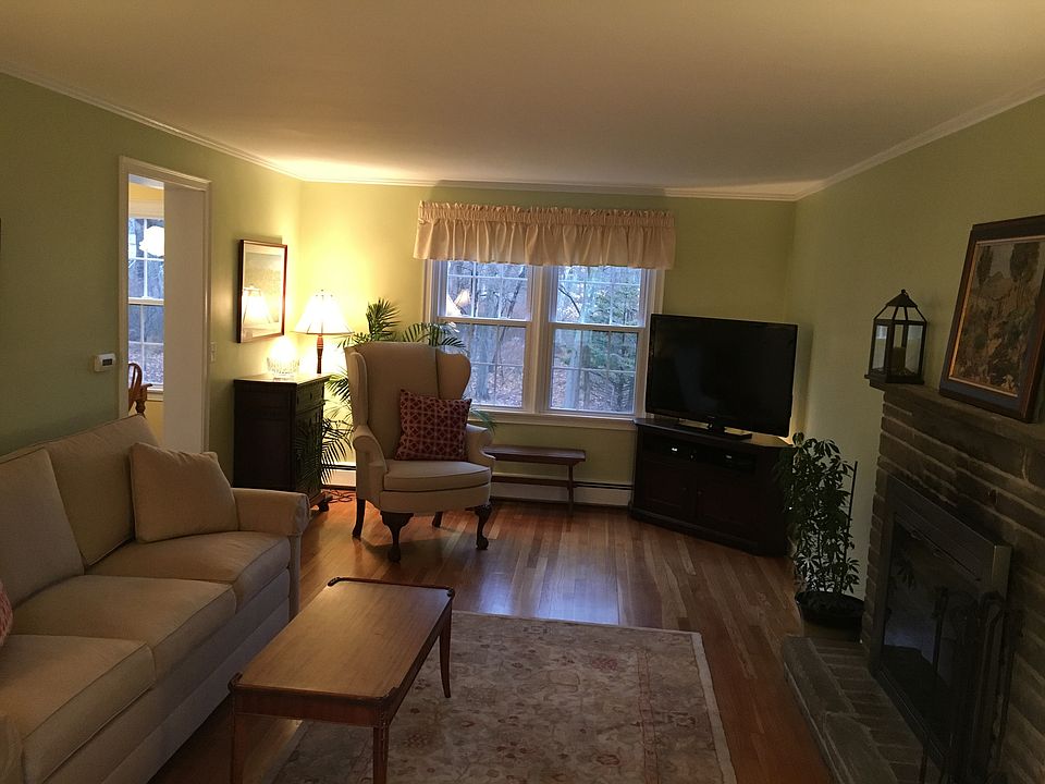 1st image of 63 Maplewood Dr