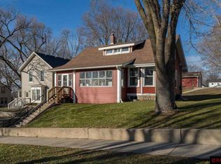 420 2nd St NW, Faribault, MN 55021