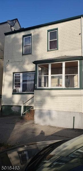 2nd image of 35 E 12th St