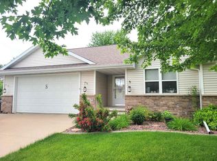 2326 High Meadows Ln, Neenah, WI 54956