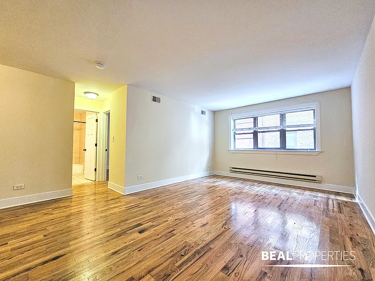 555 W Arlington Pl — Photo 18