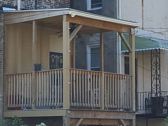 Covered back deck w/electric