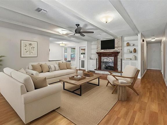 4th image of 1705 Persimmon Ave