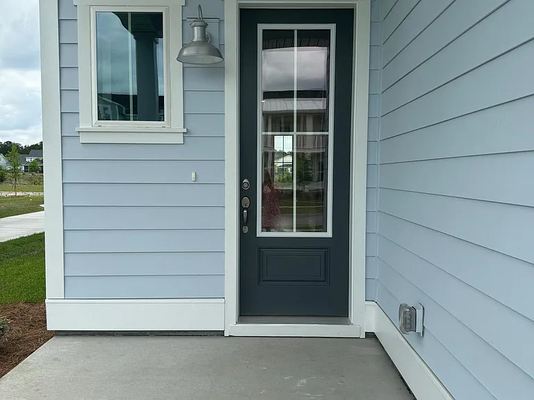 184 Ashworth Dr — Photo 3