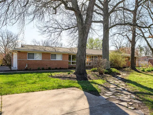 130 S New Ballas Rd, Saint Louis, MO 63141