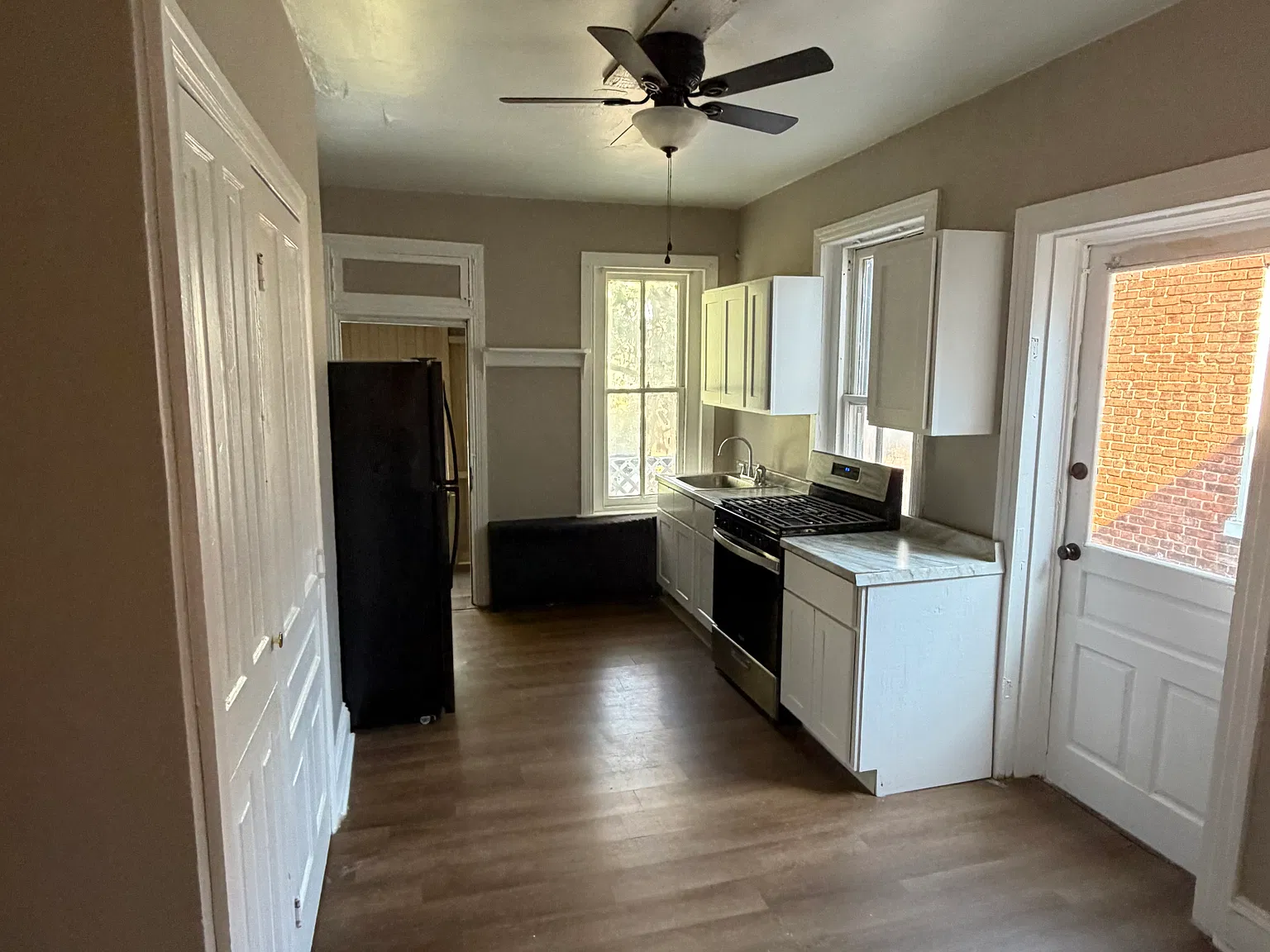 3 bed, $1,695 — Photo 1