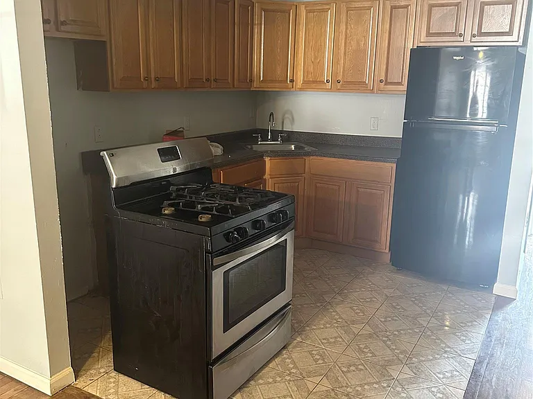 776 Lincoln Ave — Photo 3