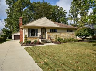 3554 Walter Rd, North Olmsted, OH 44070