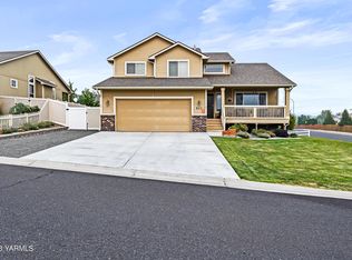 811 Indian Heaven Ct, Yakima, WA 98901