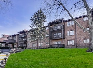 7737 W Golf Dr APT 106, Palos Heights, IL