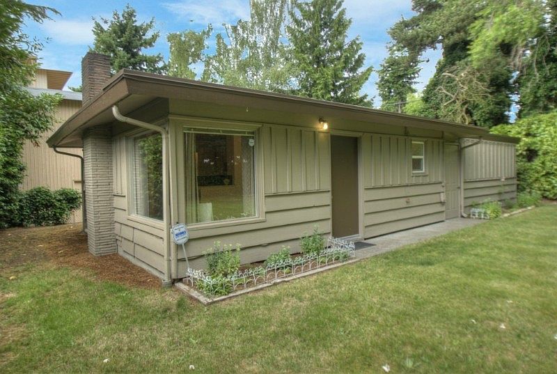 1st image of 22437 30th Ave S