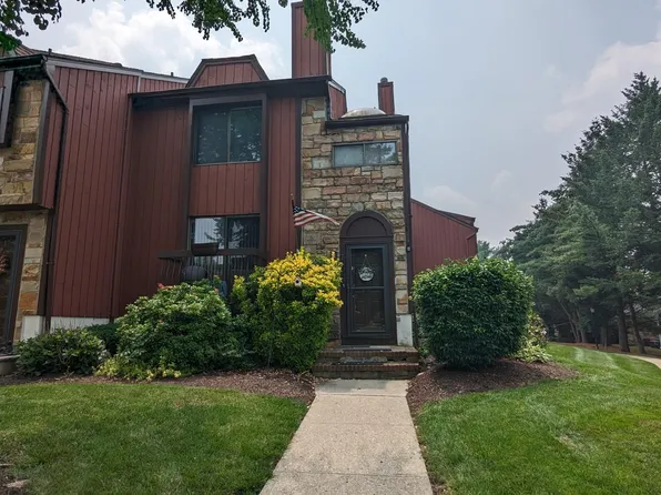7 Schindler Sq, Hackettstown, NJ 07840