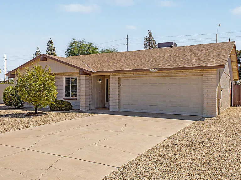 17213 N 35th Dr — Photo 32