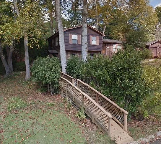 3245 Foxwood Trl SE — Photo 8