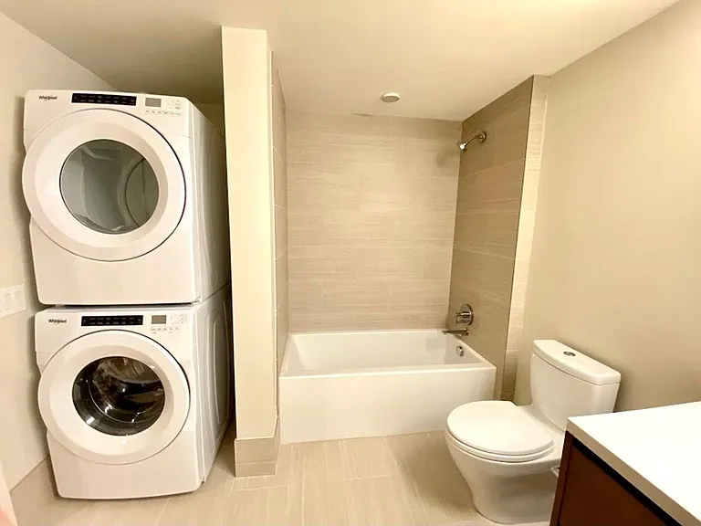121 Stewart St #506 — Photo 6