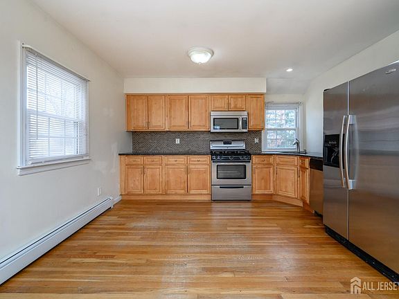 5th image of 335 Prospect Ave