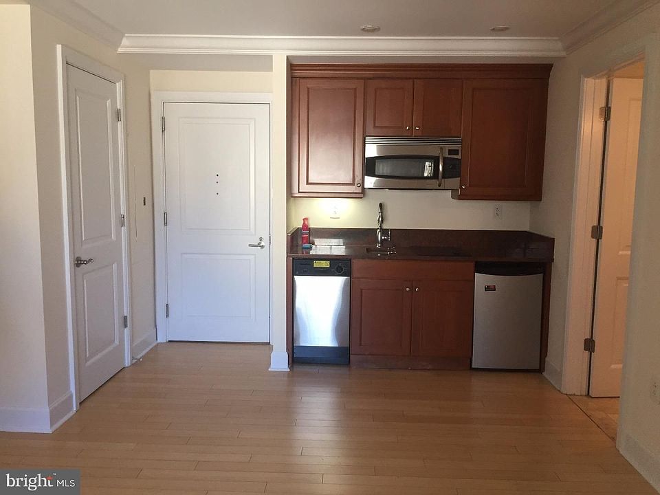 1st image of 1701 Locust St #15-1806