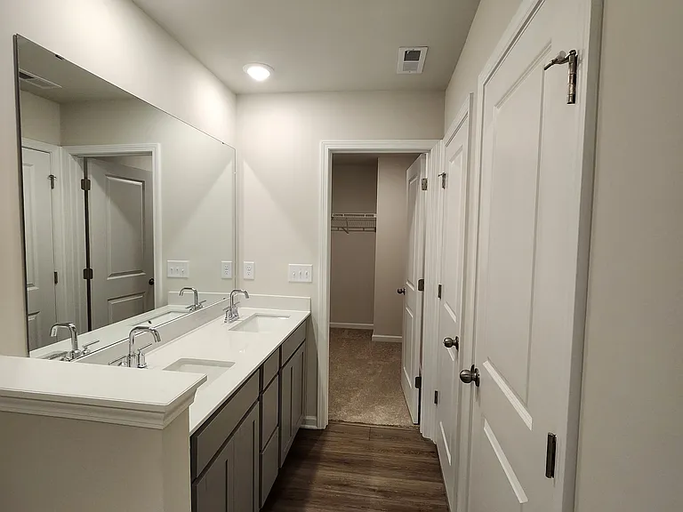 708 Peyden Ln — Photo 9