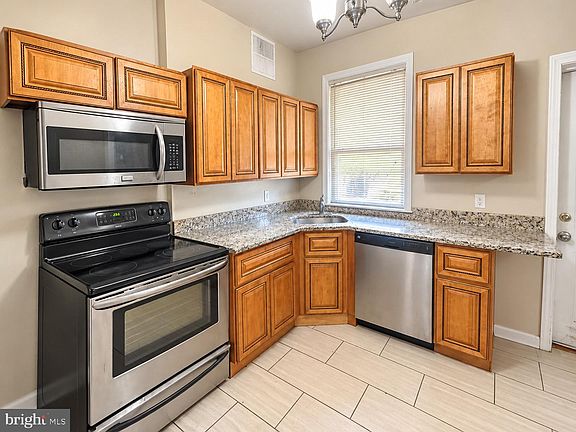 3rd image of 5620 Hazel Ave