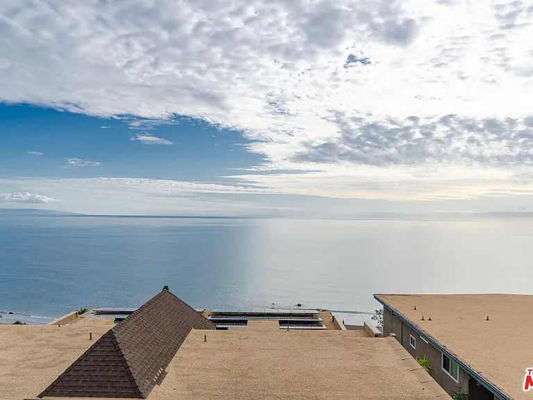 18065 Coastline Dr #1 — Photo 22