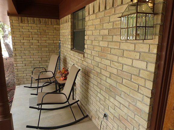 3rd image of 21 Canyon Creek Dr