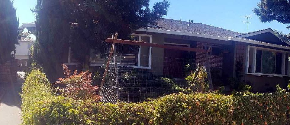 1st image of 623 Bolton Ct APT 4