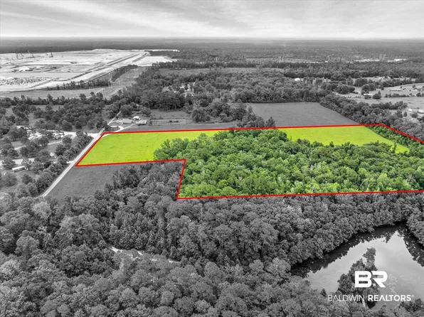 18 Louis Cooper Rd, Bay Minette, AL 36507